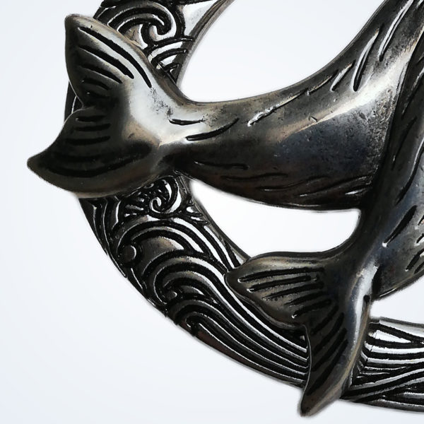 Dolphin – Detail